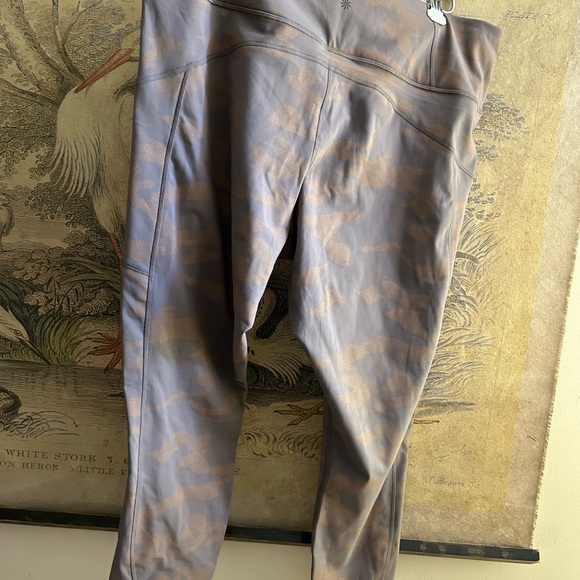 New Athleta Rainier Reflective Tights Leggings Neutral Print SZ 3X - Picture 6 of 8